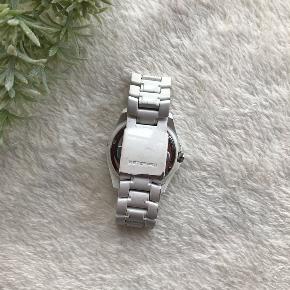 Guess Watch with Mother of Pearl and Swarovski main image 4